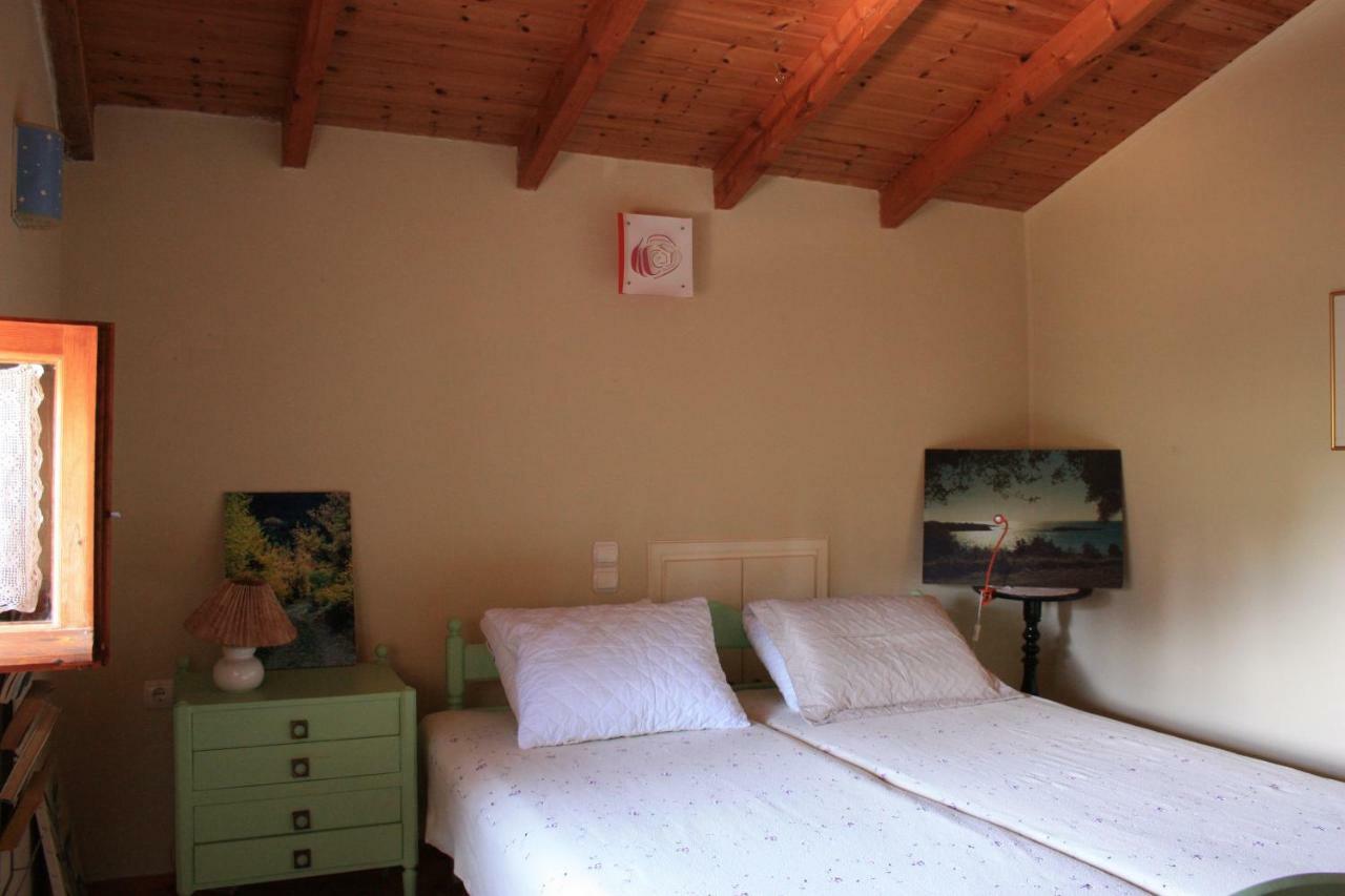 Mercouri Stone Cottage Korakochori ภายนอก รูปภาพ